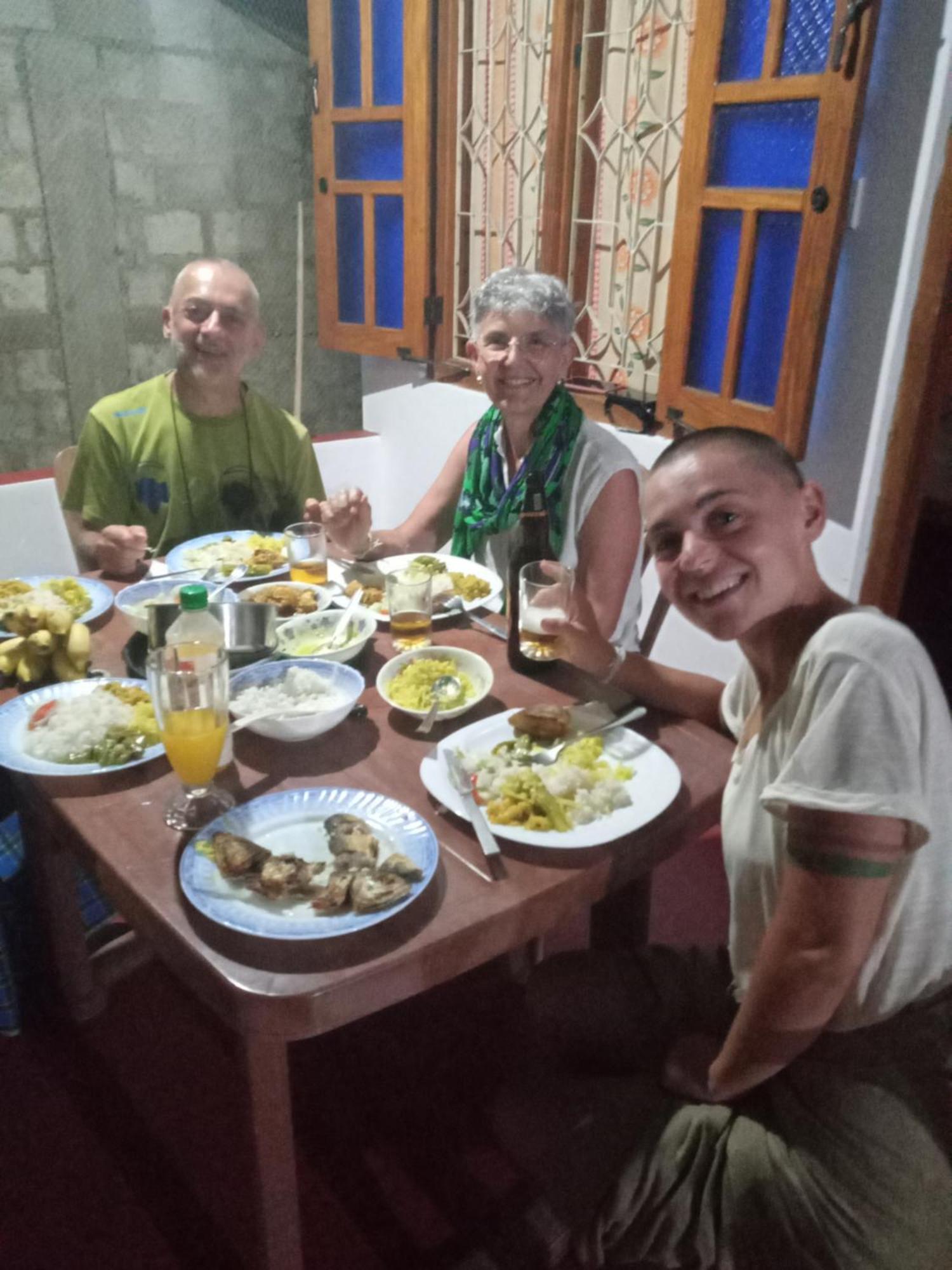 U New Homestay *